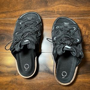 Nike Offline 2.0 Mules size 8 Men’s/ 9.5 Women’s in Black